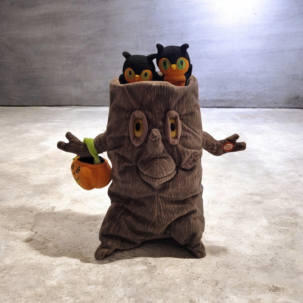 Hallmark Spooky Tree With Light Up Eyes And Moving Owls